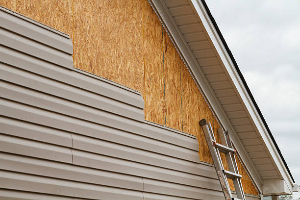 Professional Siding Replacement technician working in York New Salem, PA